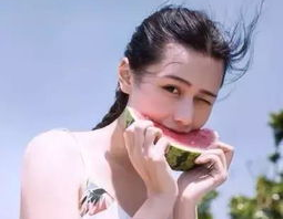 网红吃瓜微信头像女人,揭秘网络红人的时尚潮流与神秘魅力